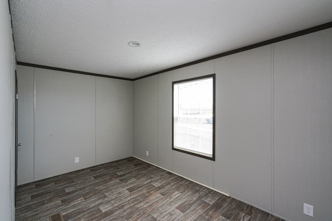 Economy 16763z bedroom home features