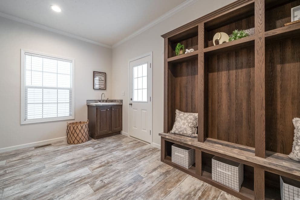  the osprey interior home features
