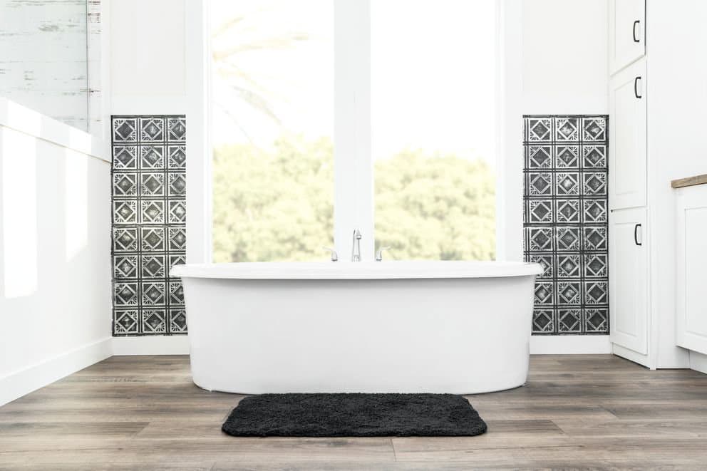  southern belle 4br bathroom home features
