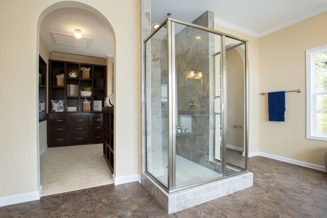 2083 heritage bathroom home features