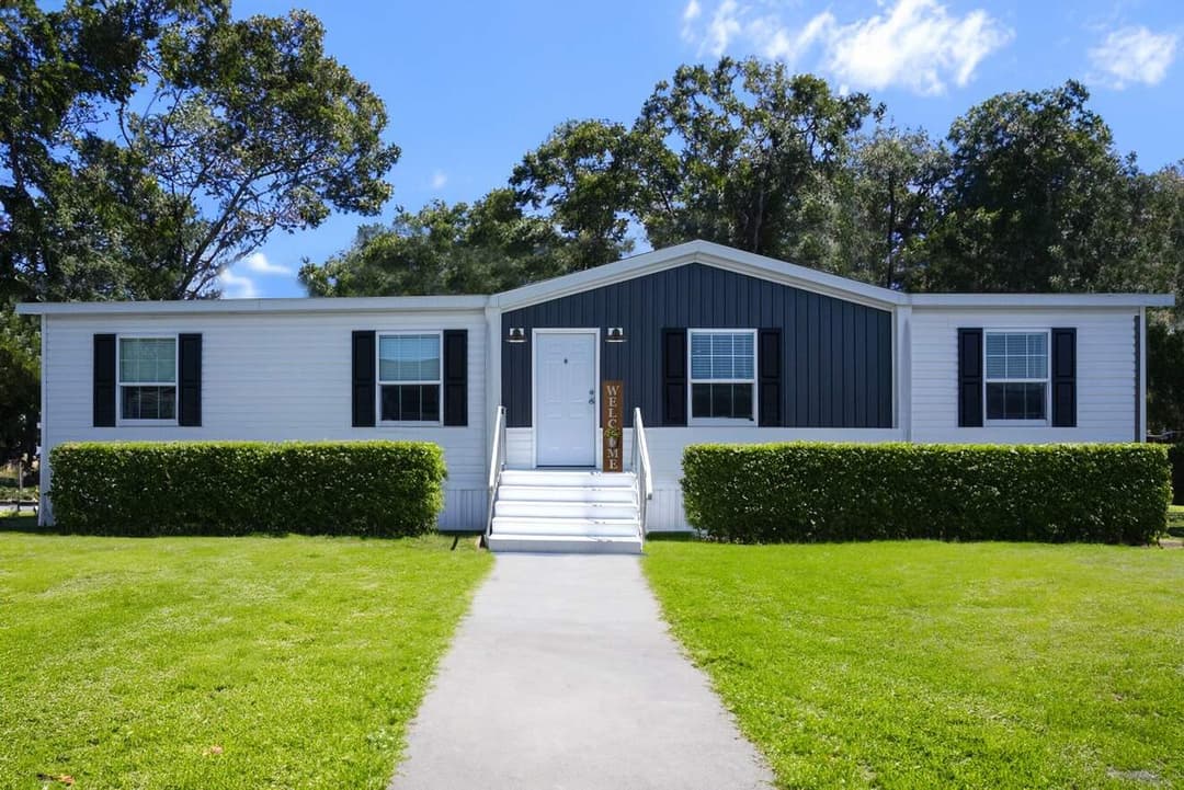 Palm harbor 28563t hero, elevation, and exterior home features