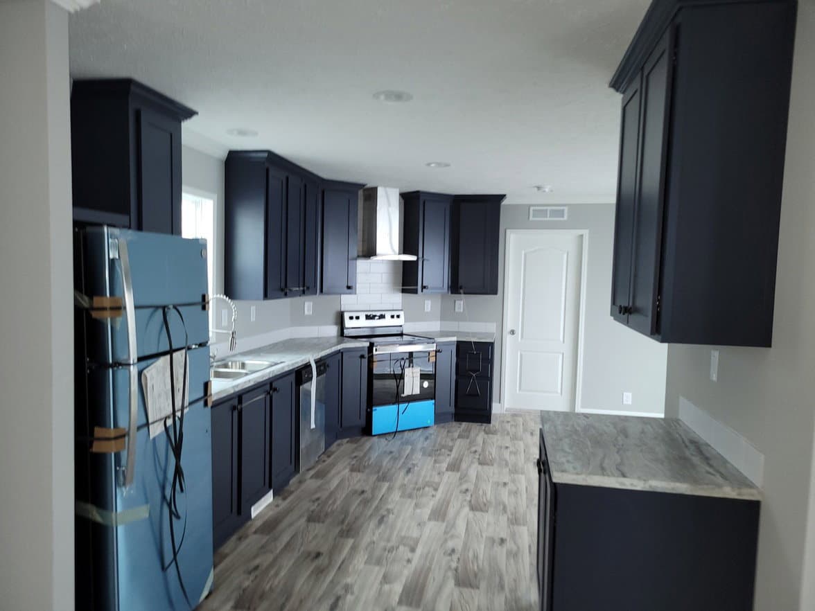 Country manor 16763m kitchen home features