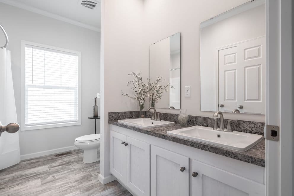  the driftwood bathroom home features