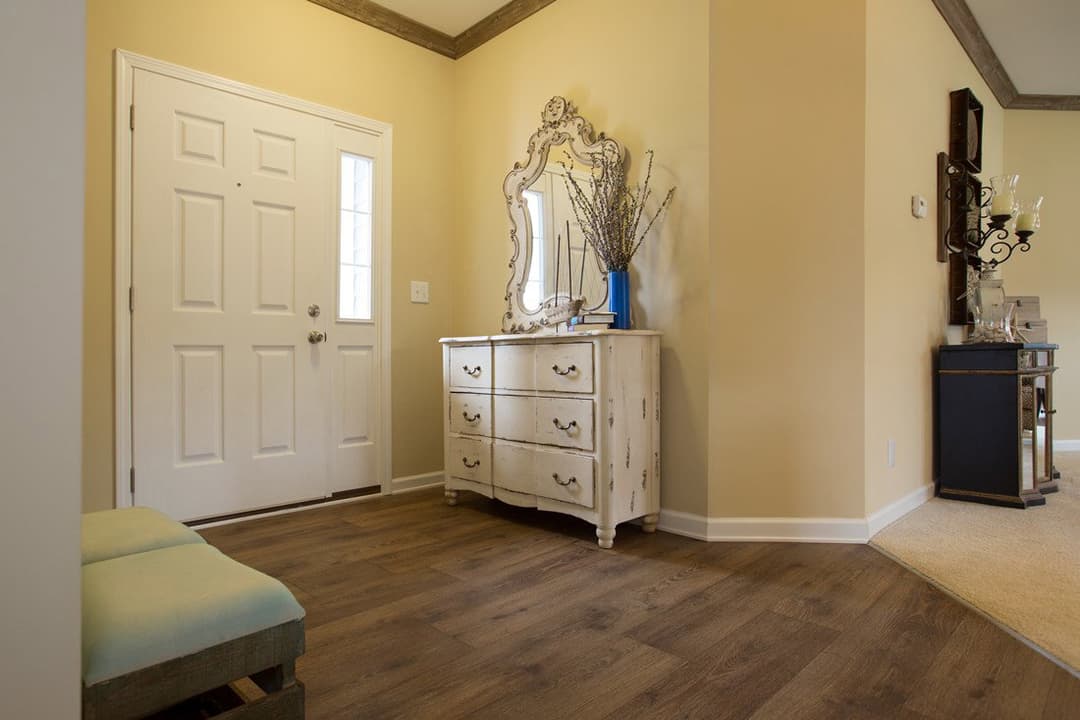 2483 heritage interior home features