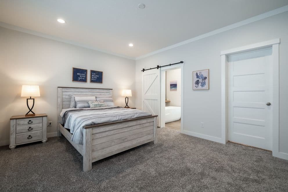  baby belle bedroom home features