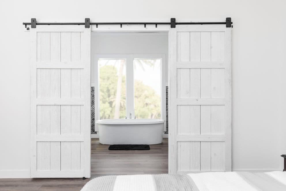  southern belle 4br bathroom home features