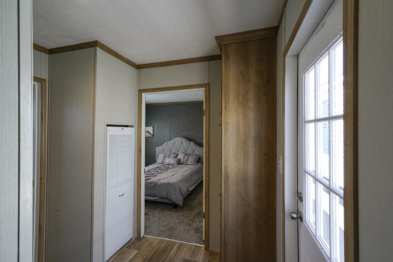 Dakota 14482d interior home features