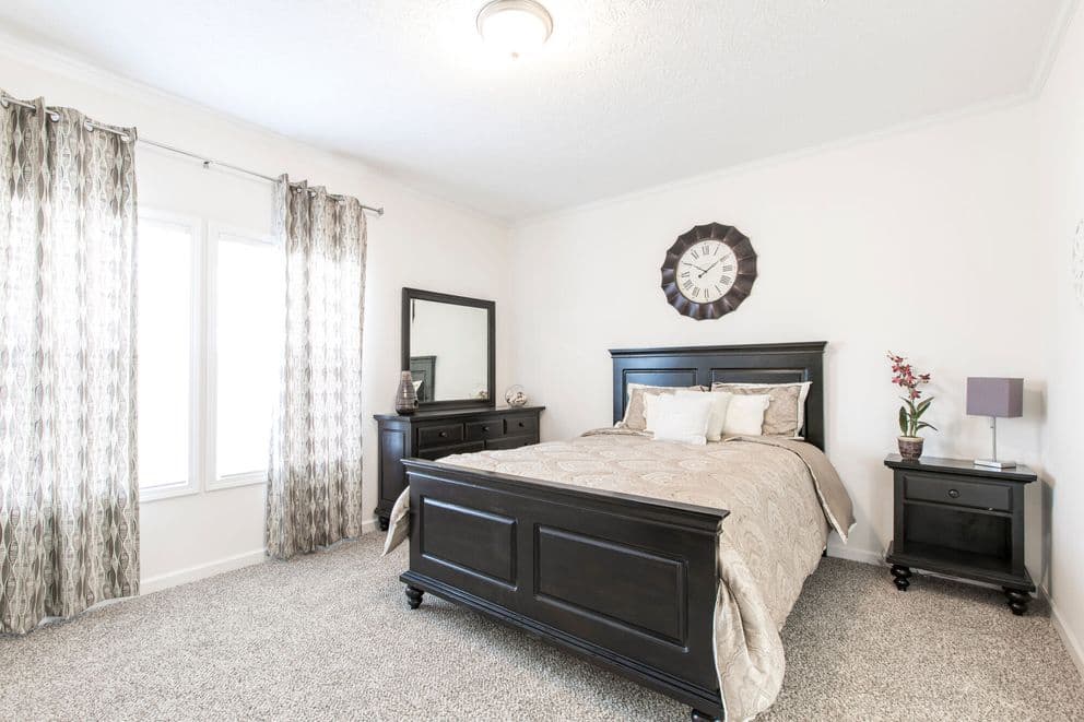  the whitecap bedroom home features