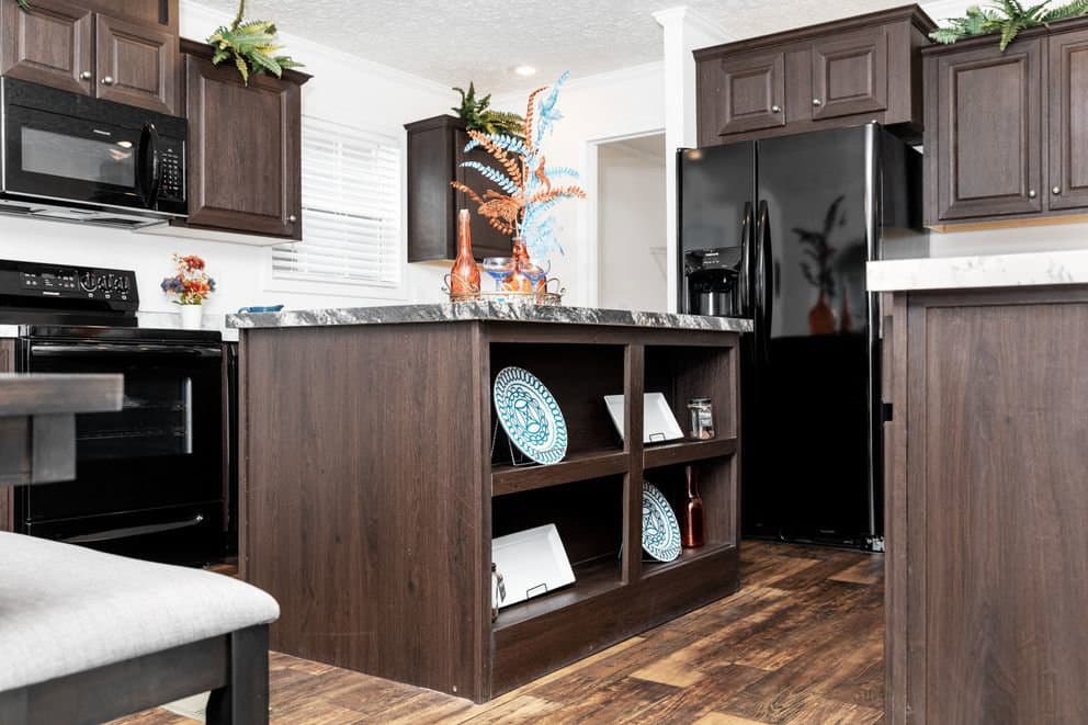  the georgetown kitchen home features