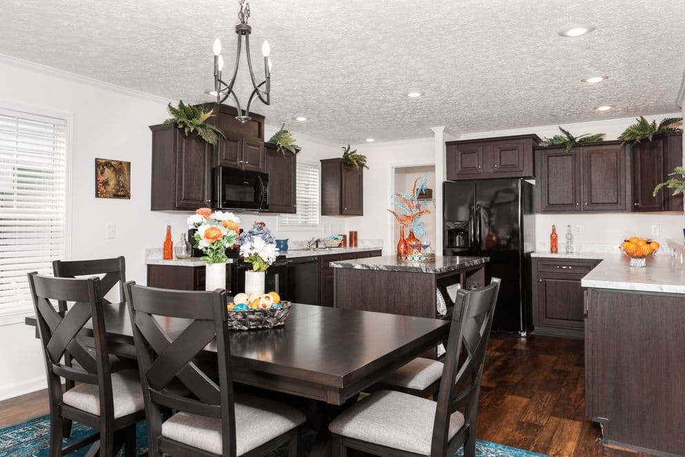  the georgetown kitchen home features