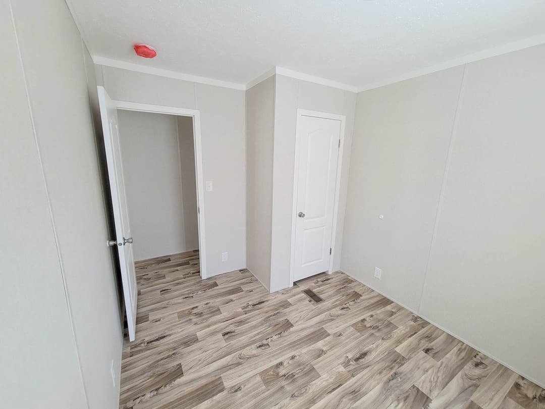  berkshire 14562p bedroom home features
