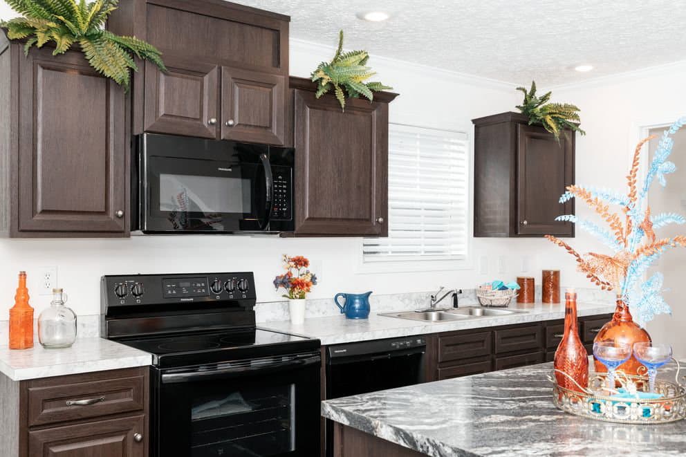  the georgetown kitchen home features