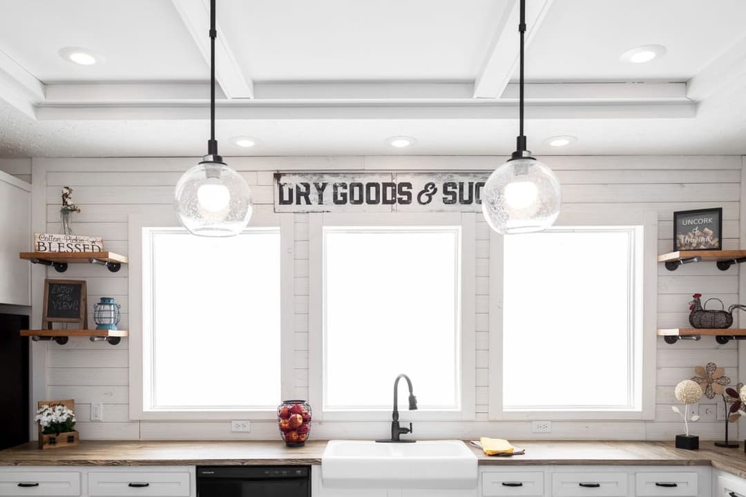  southern comfort kitchen home features