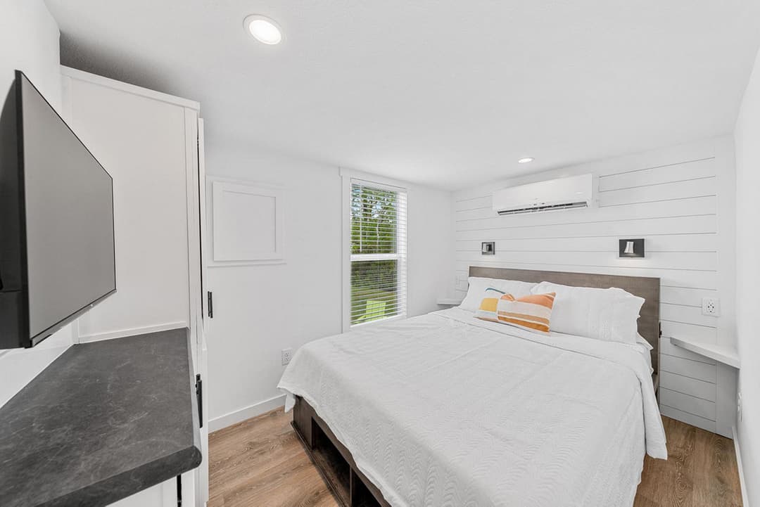 Park model 4110l bedroom home features