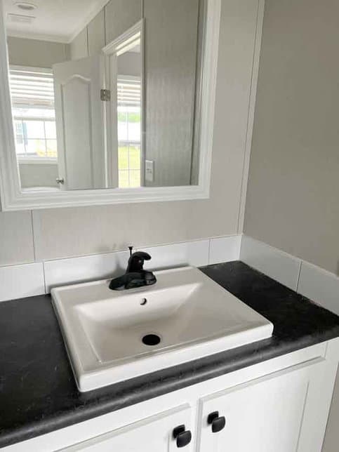 Heritage pointe 32603d bathroom home features
