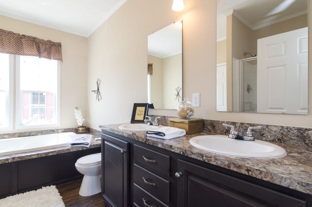 Island breeze 4br bathroom home features