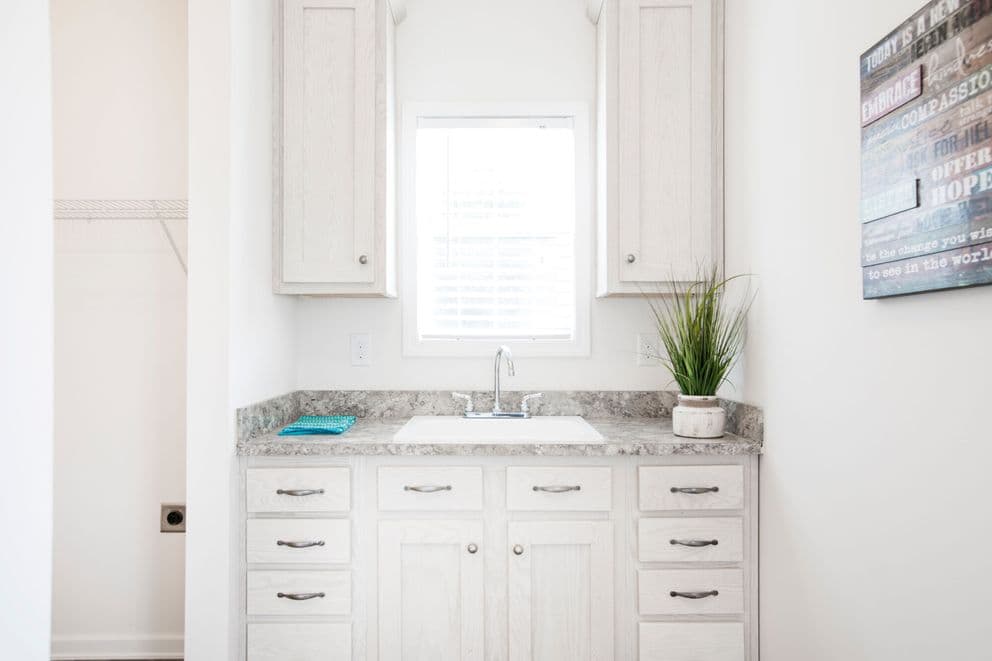  the whitecap bathroom home features