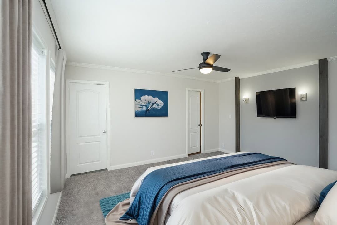 Velocity 16763l bedroom home features
