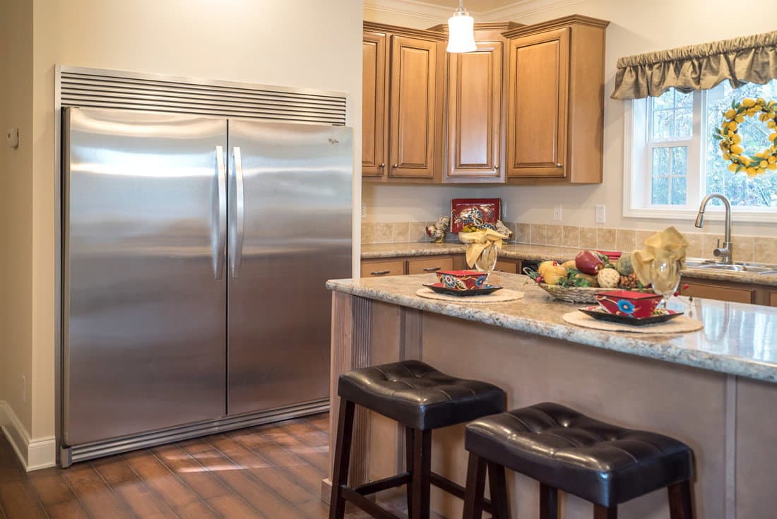 3545 jamestown kitchen home features
