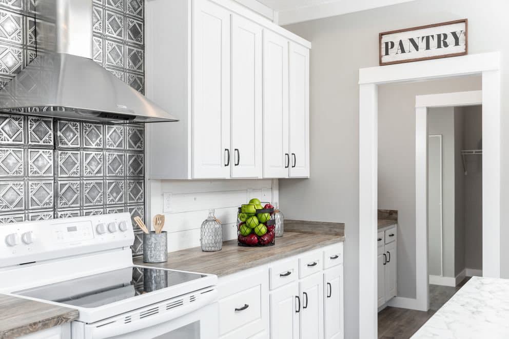  southern belle 4br kitchen home features