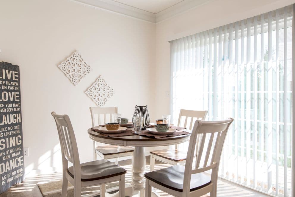 the whitecap interior home features