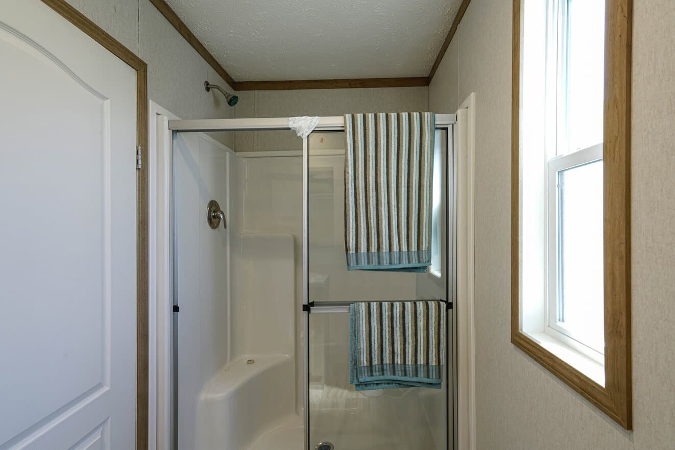 Dakota 14482d bathroom home features