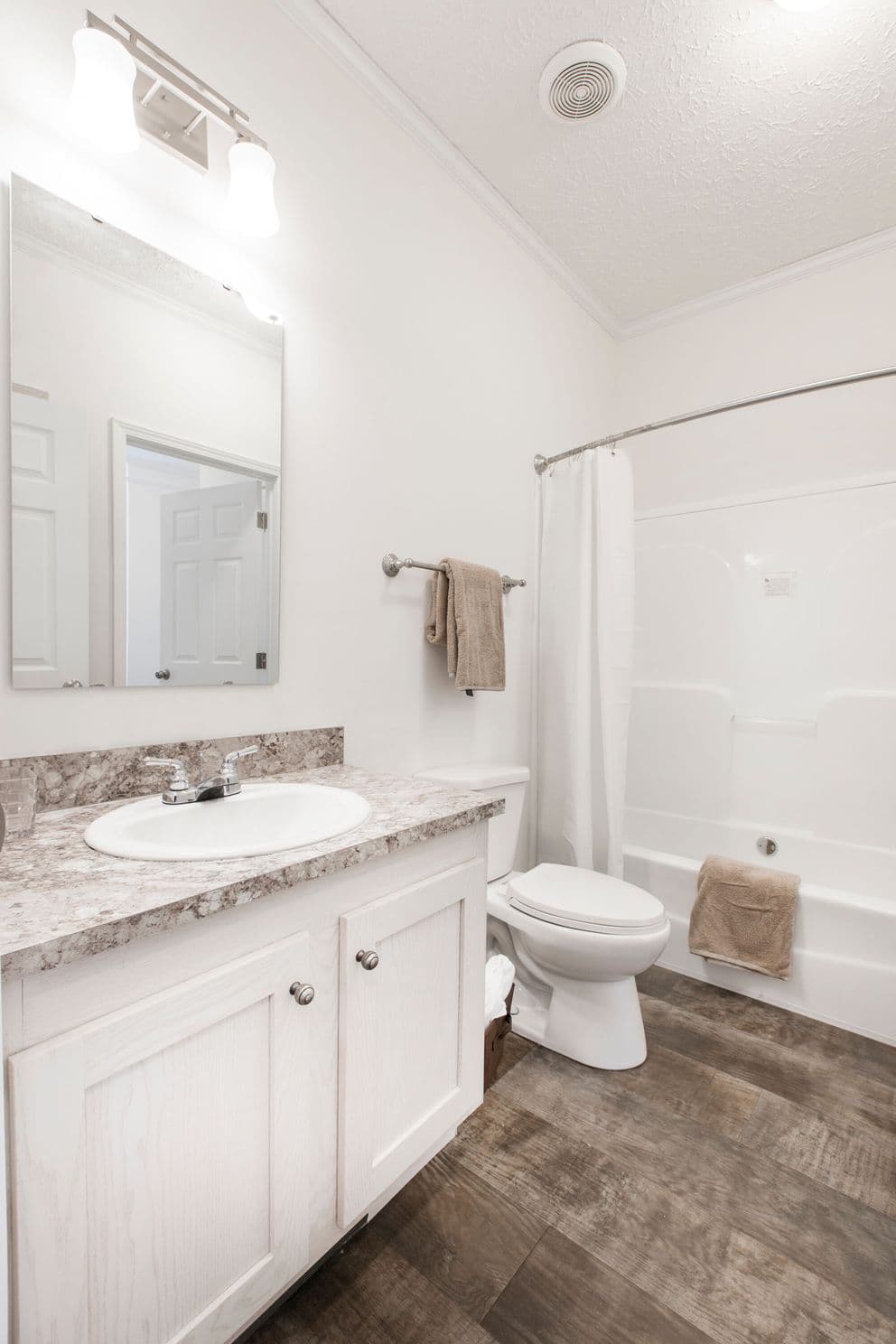  the whitecap bathroom home features