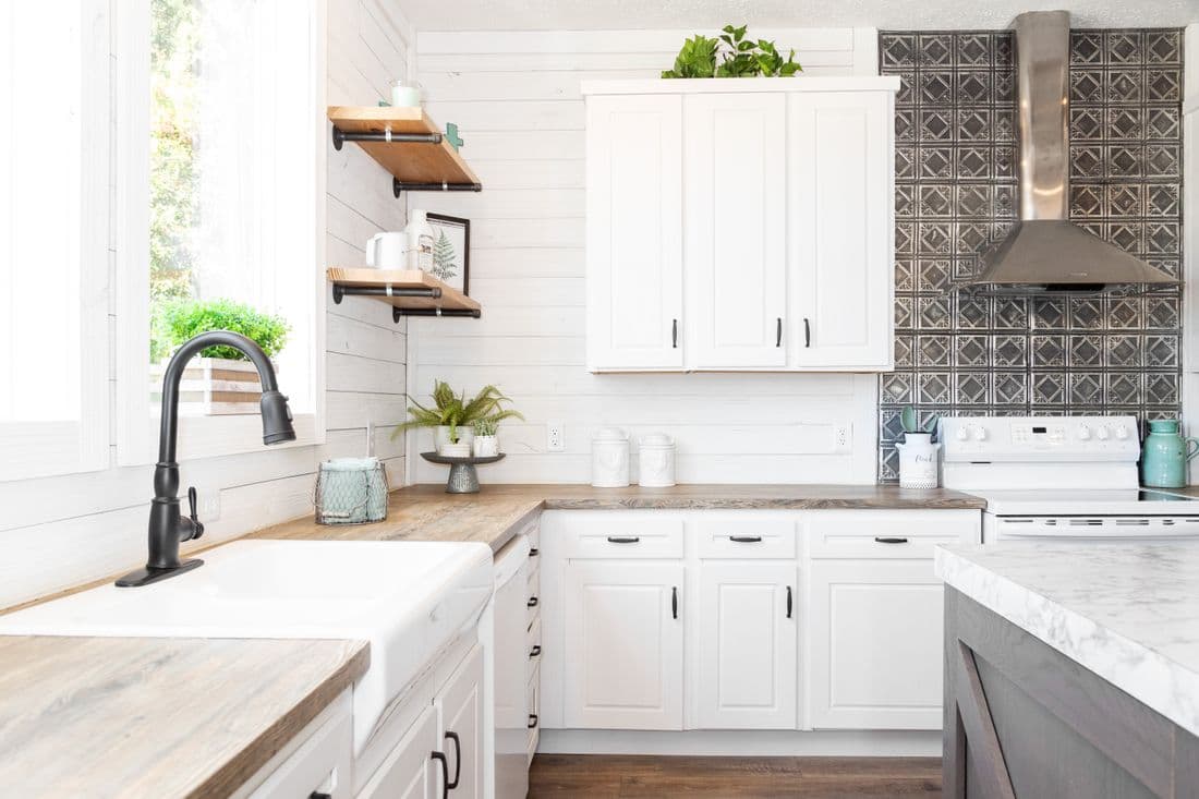  southern belle kitchen home features