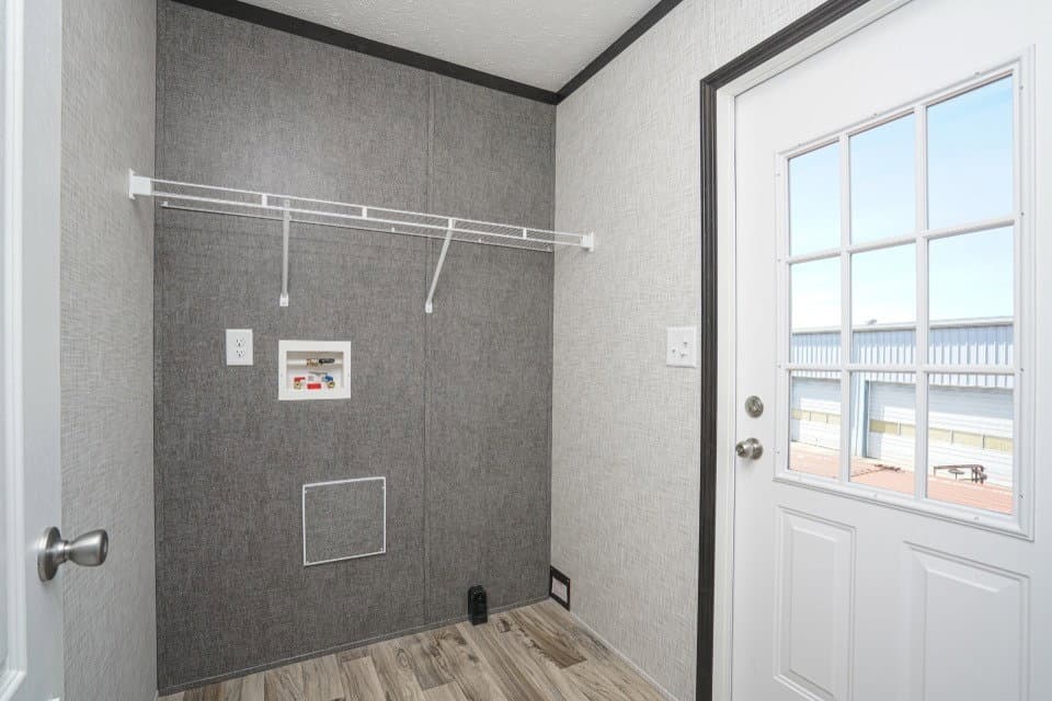 Pegasus 28483s interior home features