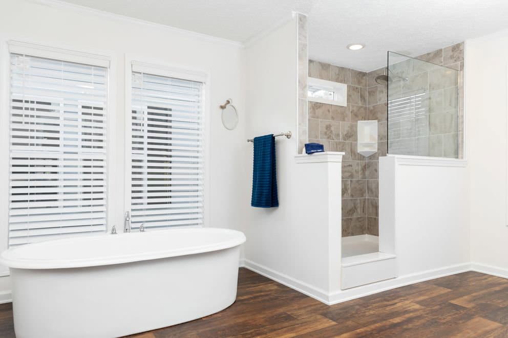  the georgetown bathroom home features