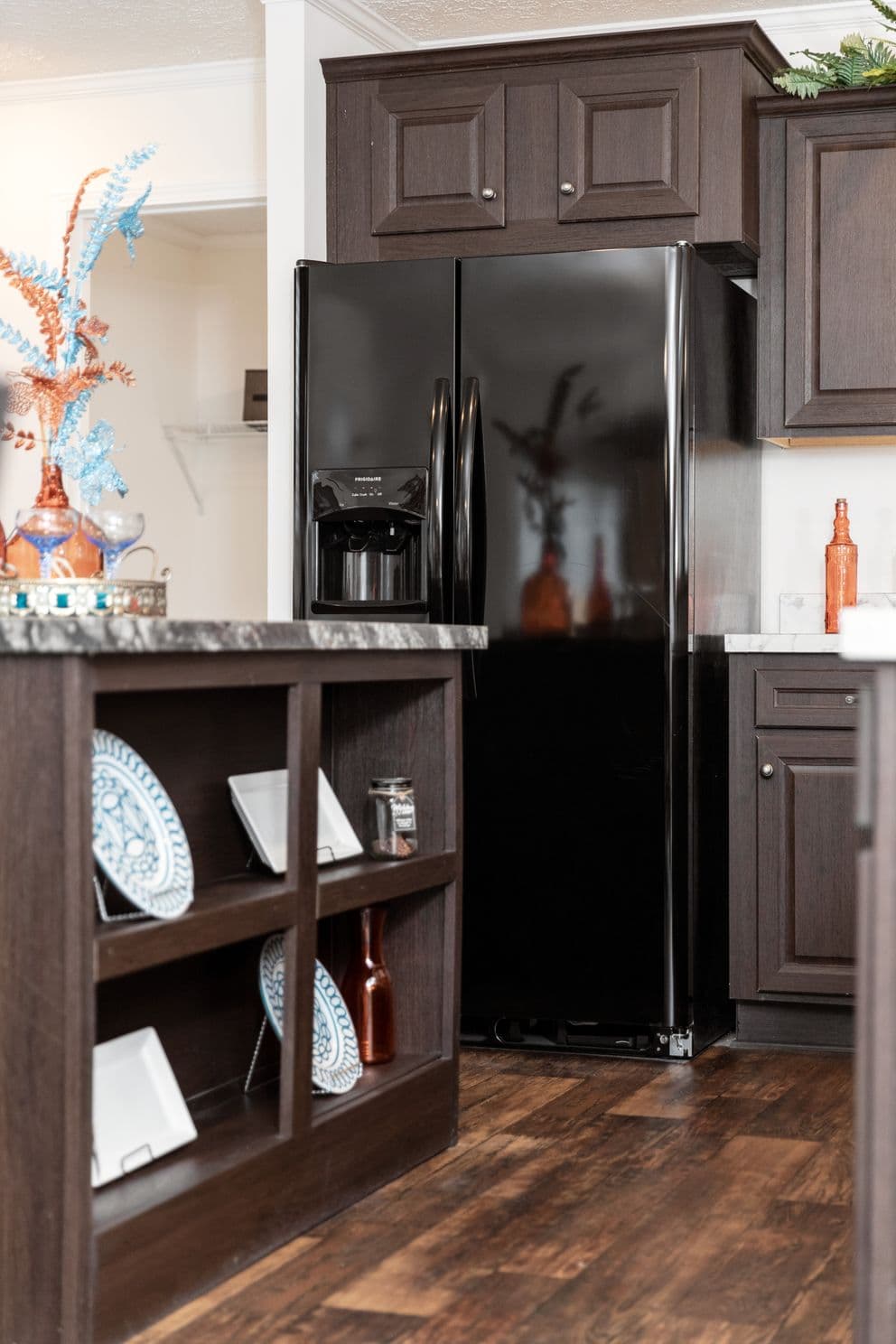  the georgetown kitchen home features