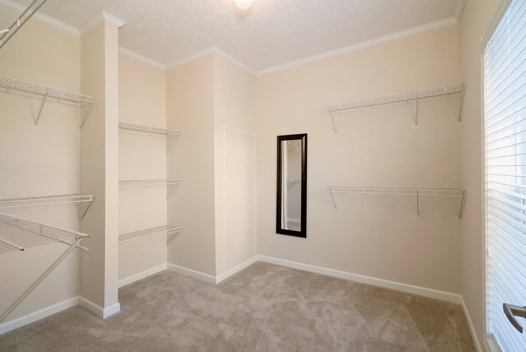 3545 jamestown interior home features