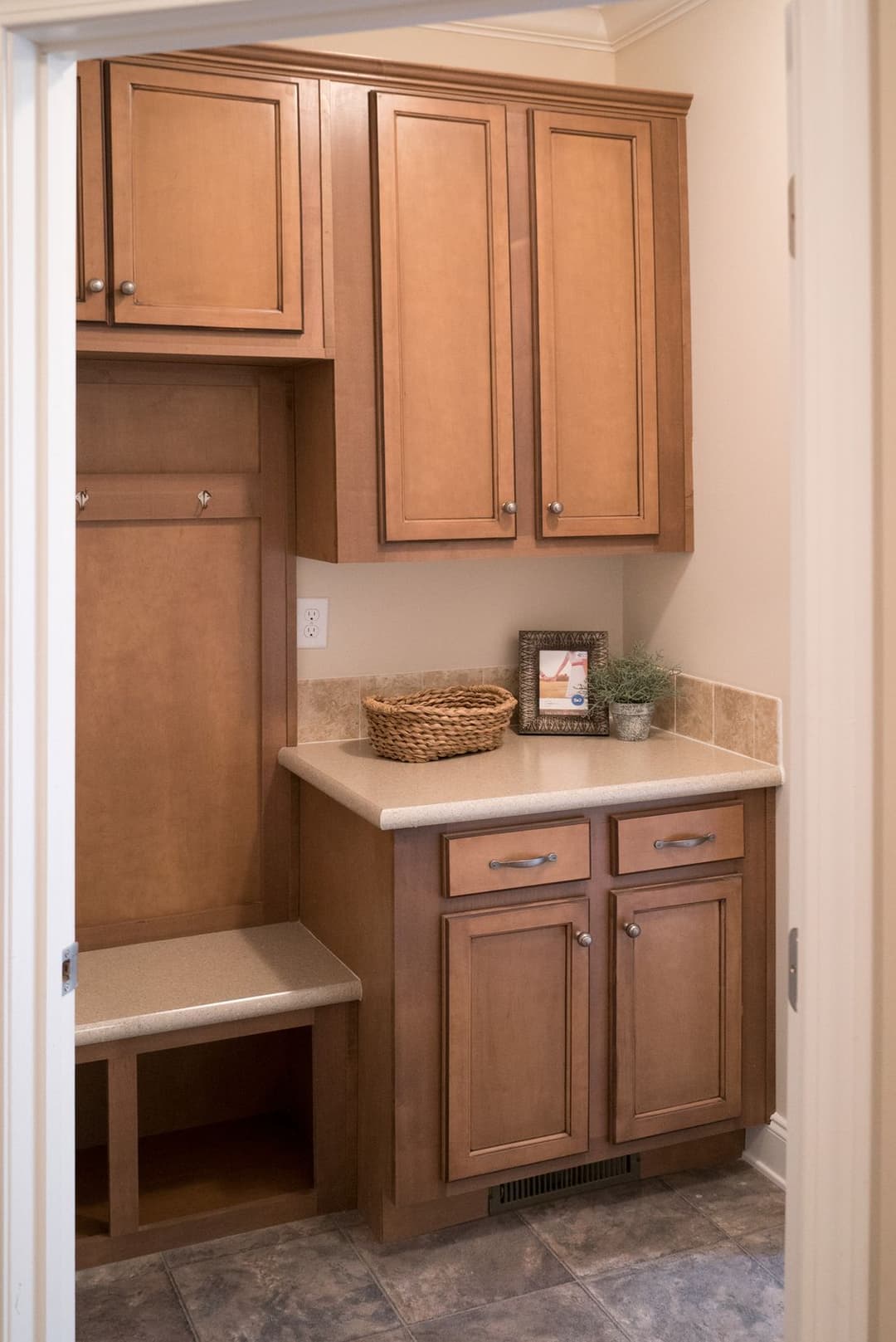 1545 jamestown interior home features