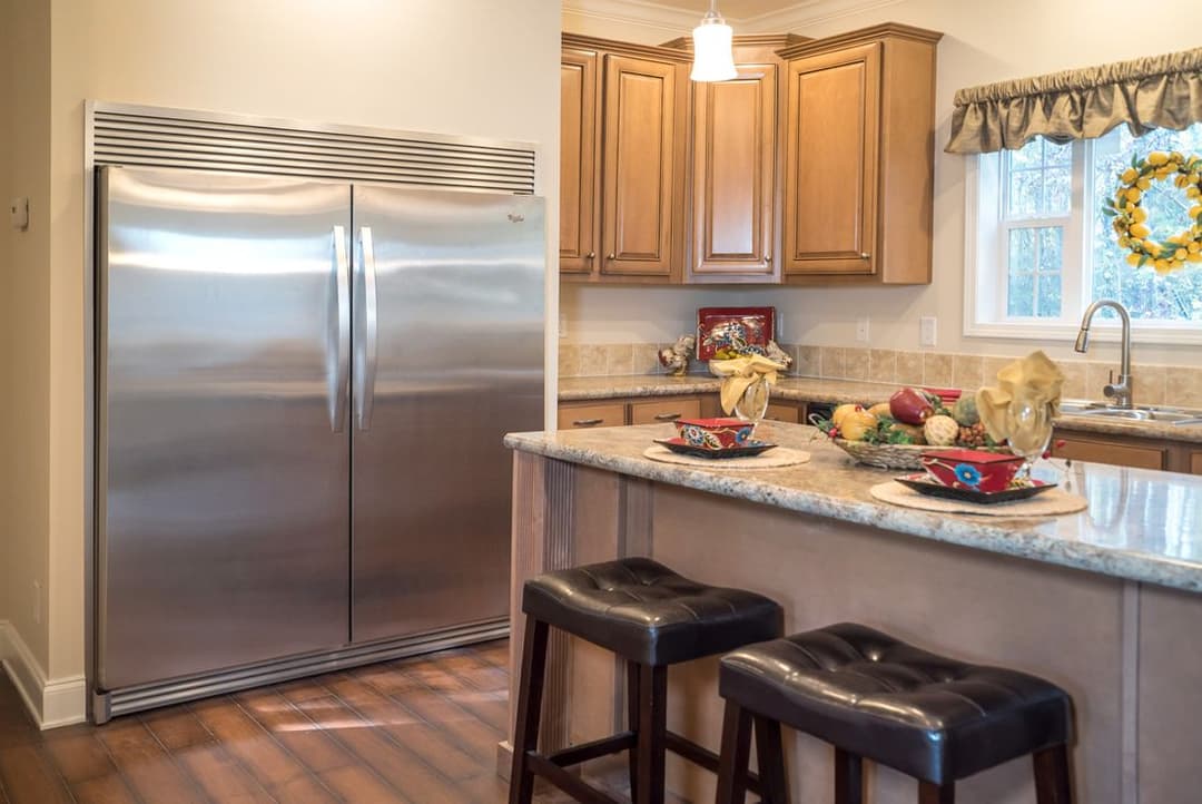 1545 jamestown kitchen home features