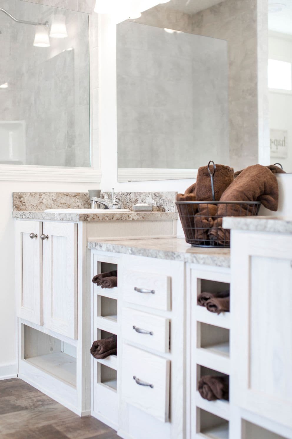  the whitecap bathroom home features