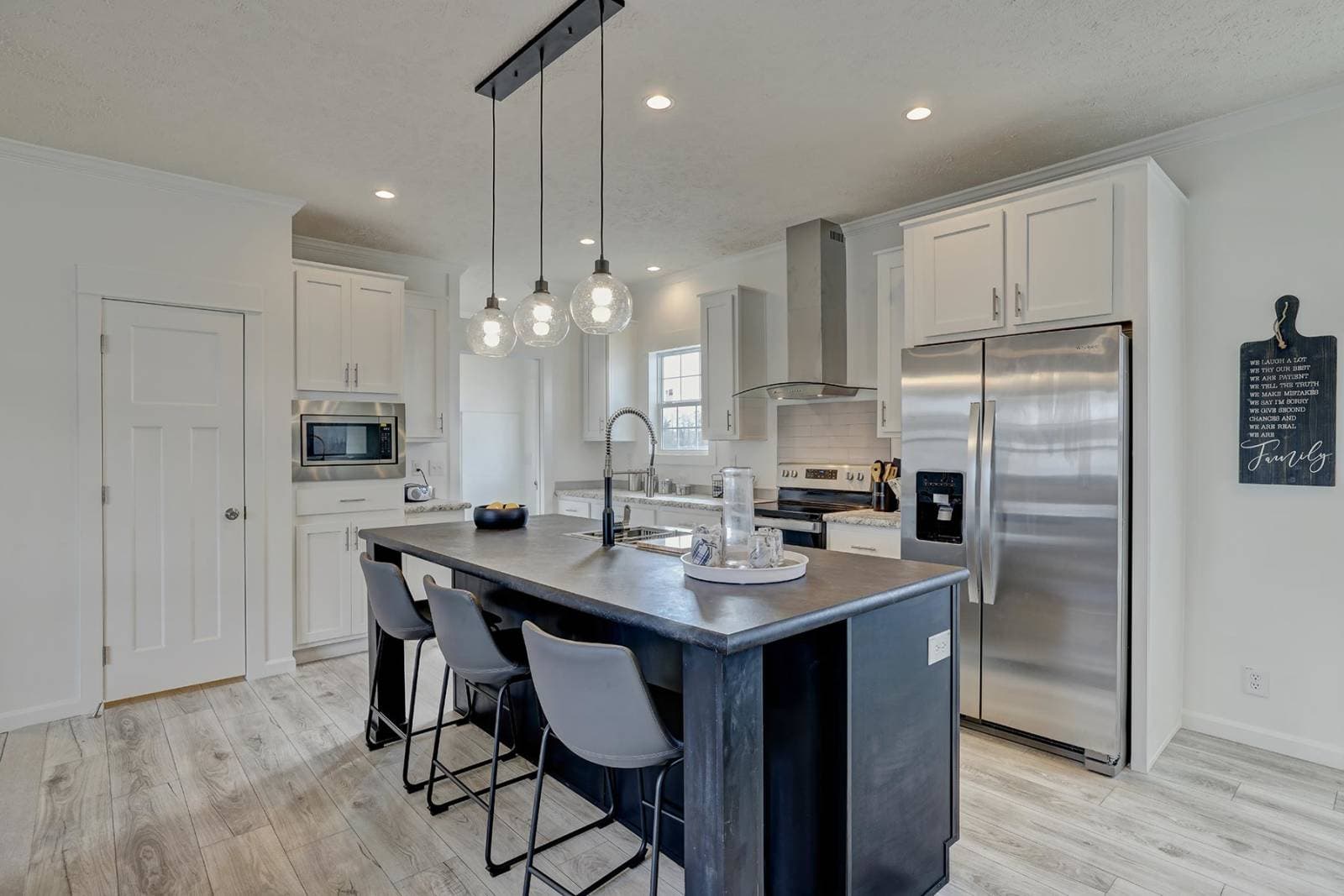 Ironclad 2856-08 kitchen home features
