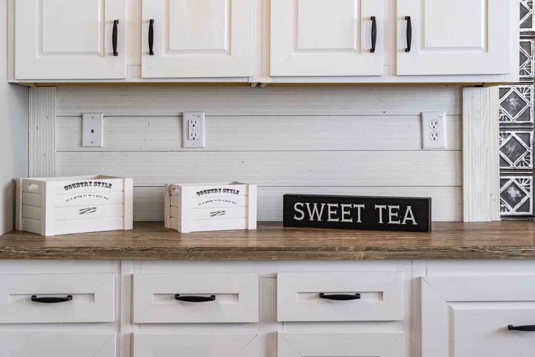  southern belle kitchen home features