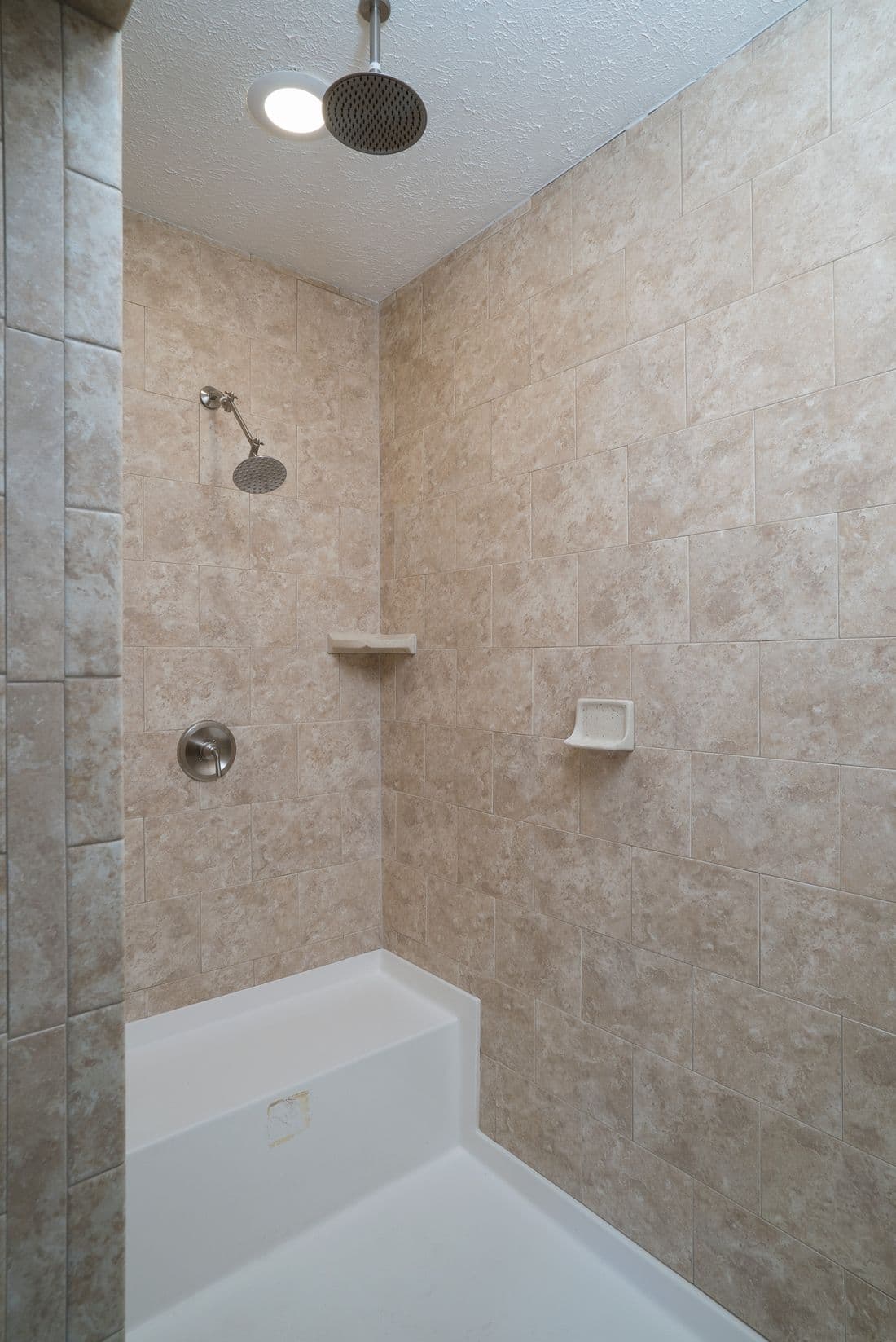 1545 jamestown bathroom home features