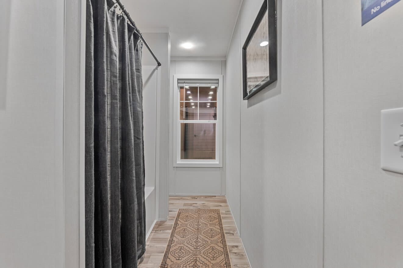 Vivid 28603n interior home features