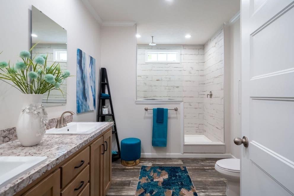  bella vista bathroom home features
