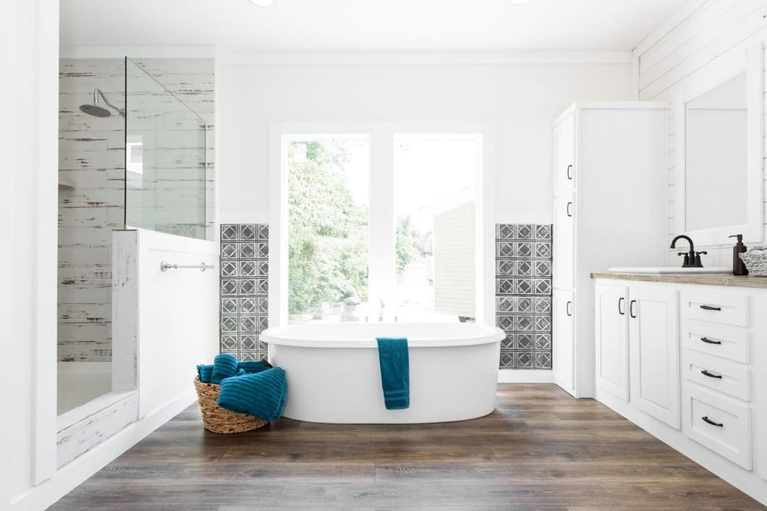  southern comfort bathroom home features